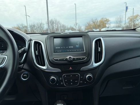 Used 2018 Chevrolet Equinox LT image 21