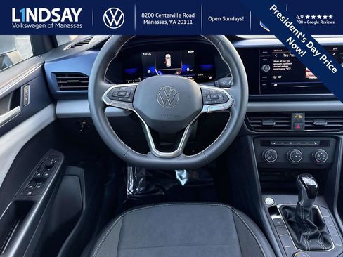 Used 2022 Volkswagen Taos SE image 12