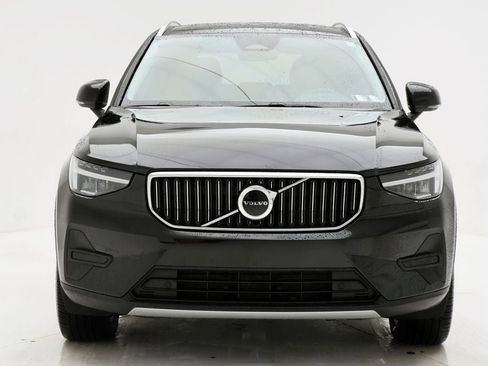 Used 2025 Volvo XC40 B5 Core AWD/4WD image 4