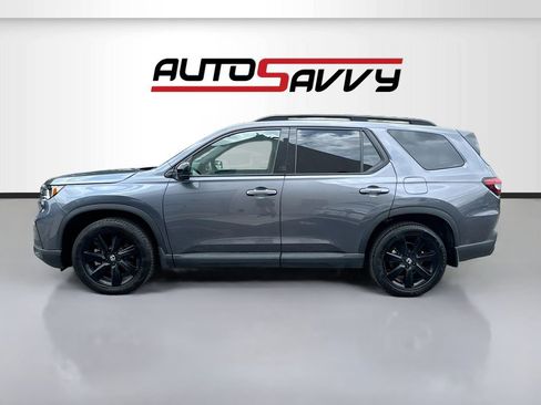 Used 2025 Honda Pilot Black Edition image 4