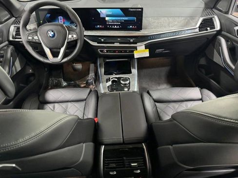 New 2026 BMW X5 xDrive50e image 14