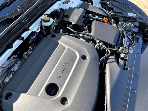New 2026 Volvo XC40 B5 Core AWD/4WD image 39