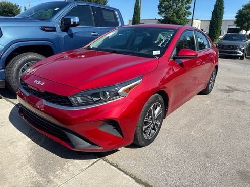 Used 2022 Kia Forte LXS FWD image 3