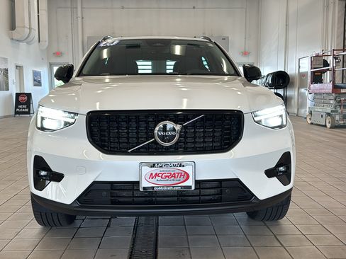 Used 2025 Volvo XC40 B5 Ultra AWD/4WD image 10