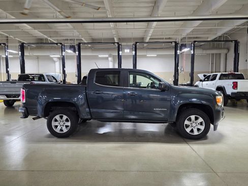 Used 2017 GMC Canyon SLE w/ SLE Convenience Package RWD image 8