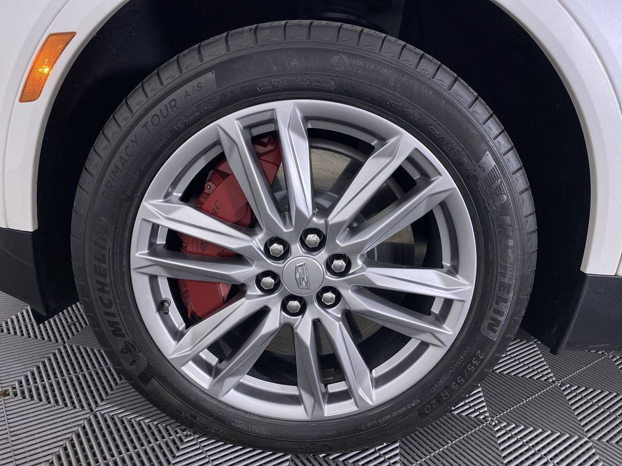 Used 2024 Cadillac XT5 Sportv w/ Technology Package AWD/4WD image 16