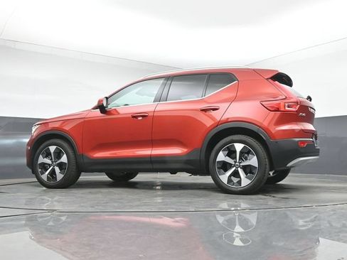 Used 2025 Volvo XC40 B5 Plus AWD/4WD image 39