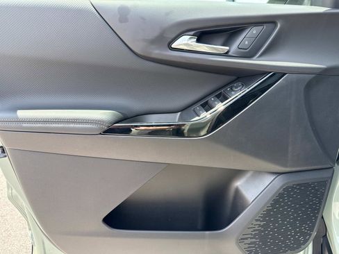 New 2025 Chevrolet Equinox LT image 9