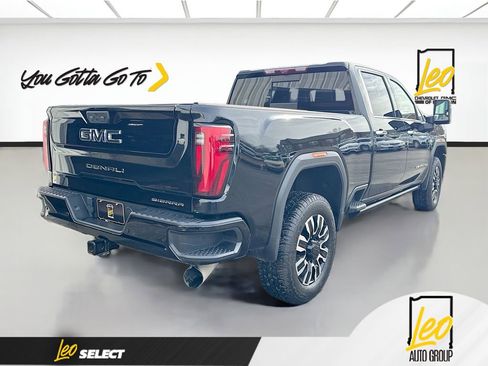 Used 2024 GMC Sierra 2500 Denali Ultimate AWD/4WD image 5