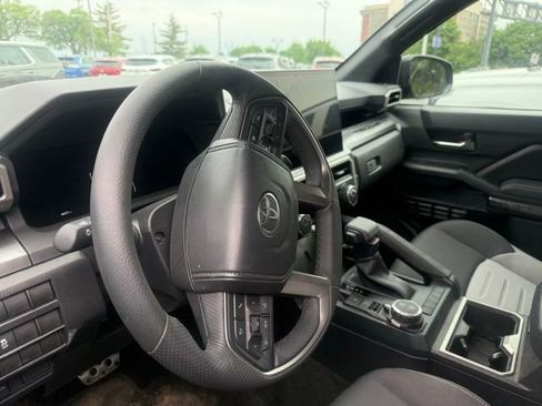 Used 2025 Toyota Tacoma TRD Sport AWD/4WD image 17
