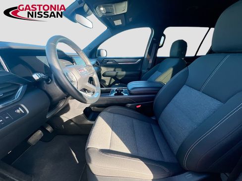 Used 2025 GMC Acadia Elevation image 29