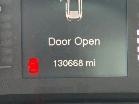 Used 2015 Jeep Cherokee Latitude w/ Comfort/Convenience Group image 25