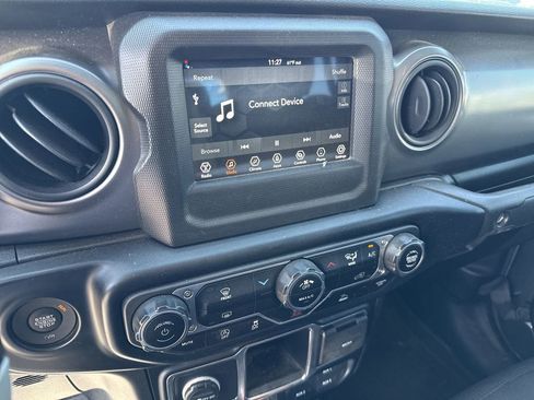 Used 2023 Jeep Gladiator Sport w/ Off Road Group AWD/4WD image 20