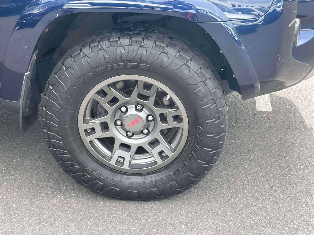 Used 2019 Toyota 4Runner TRD Off-Road Premium AWD/4WD image 6