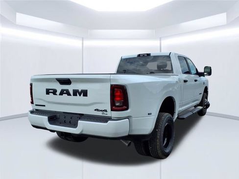 New 2026 RAM 3500 Big Horn AWD/4WD image 24