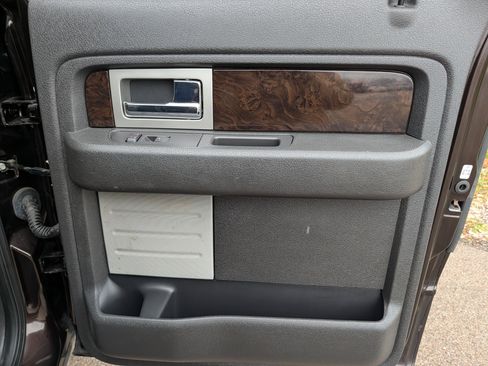 Used 2014 Ford F150 Platinum image 35