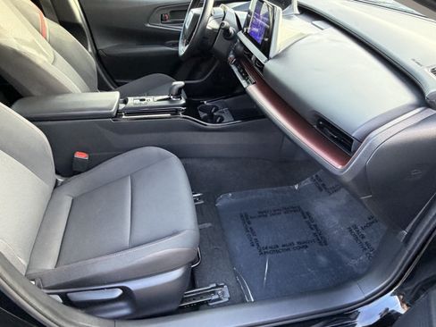 Used 2025 Toyota Prius Plug-In Hybrid FWD image 10