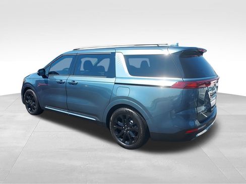 Used 2024 Kia Carnival SX FWD image 6
