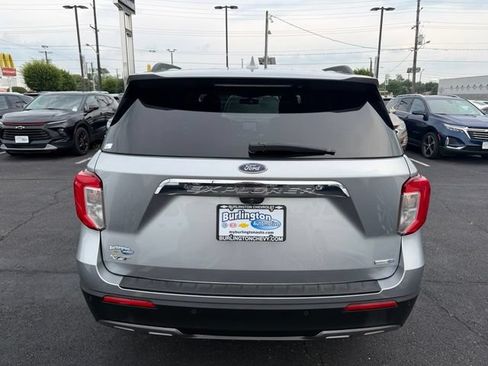 Used 2020 Ford Explorer XLT w/ Equipment Group 202A AWD/4WD image 7