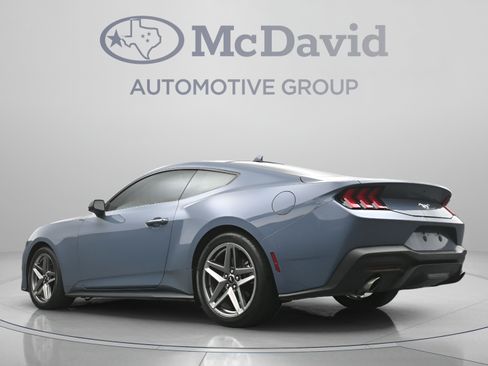 Used 2025 Ford Mustang Coupe RWD image 28
