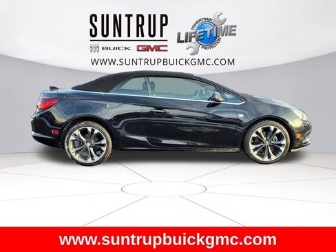 Used 2018 Buick Cascada Premium image 2