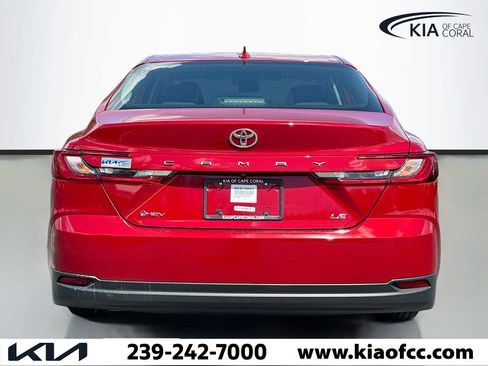 Used 2025 Toyota Camry LE w/ Convenience Package image 4