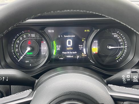 Used 2025 Jeep Wrangler Willys image 26