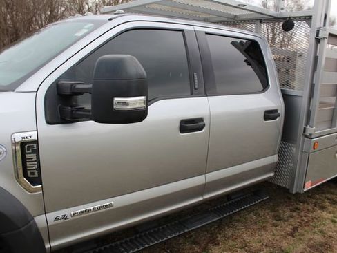 Used 2022 Ford F550 2WD Crew Cab Super Duty w/ XLT Value Package image 7