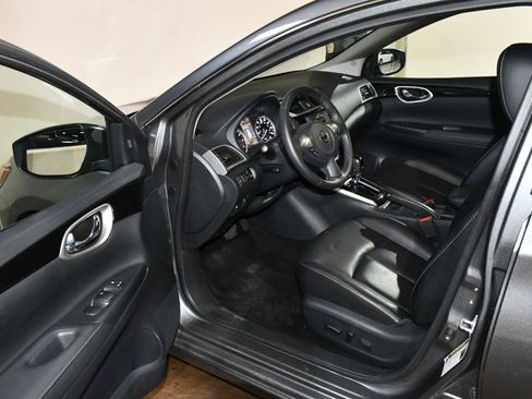 Used 2019 Nissan Sentra SL image 45