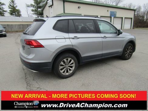Used 2020 Volkswagen Tiguan S w/ 3rd Row Seat Package image 4
