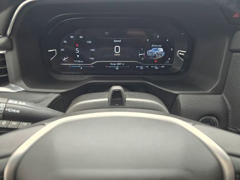 Used 2024 GMC Yukon Denali w/ Denali Reserve Package RWD image 27