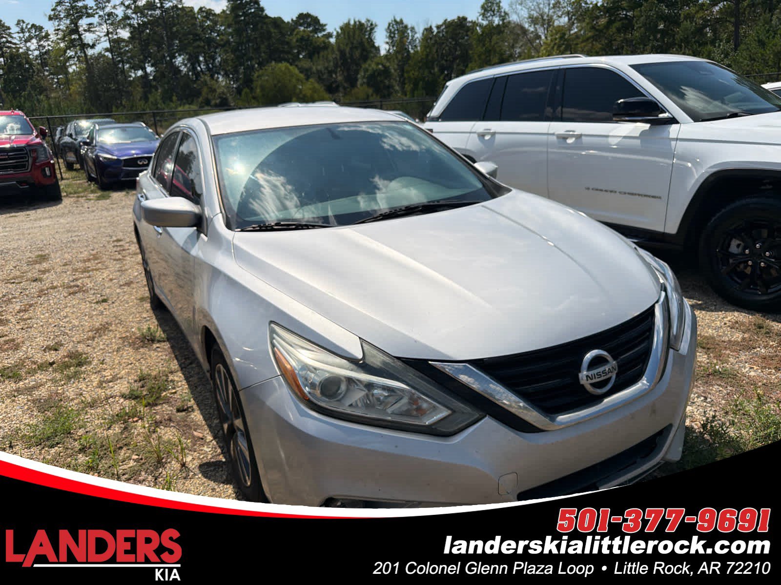 Used 2017 Nissan Altima 2.5 SV FWD image 1