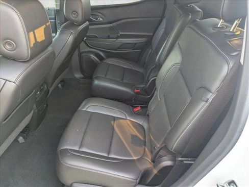 Used 2023 GMC Acadia SLT image 19