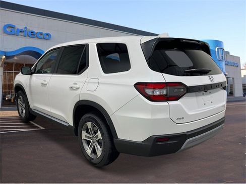 New 2025 Honda Pilot EX-L image 3