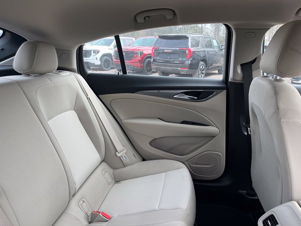 Used 2018 Buick Regal Preferred FWD image 36