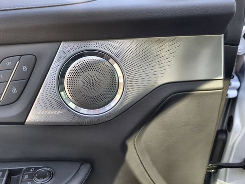 New 2026 Buick Enclave Avenir w/ Super Cruise Package FWD image 25