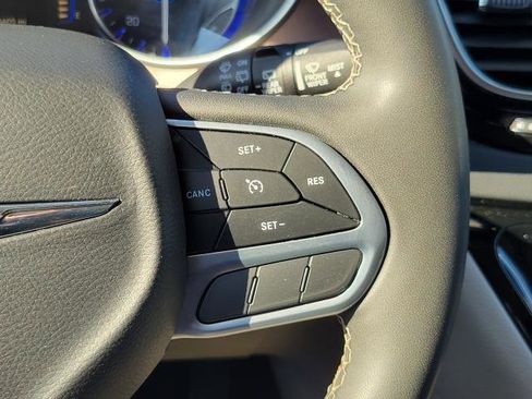 Used 2023 Chrysler Voyager LX FWD image 16