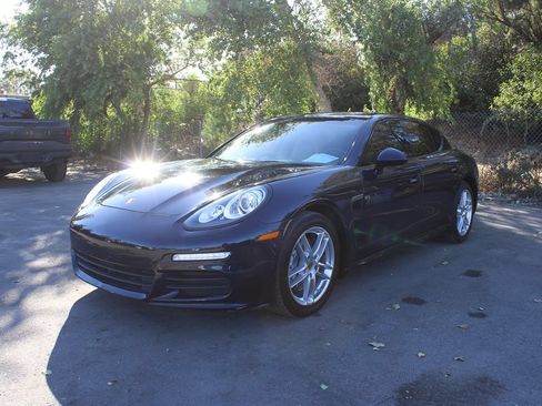 Used 2016 Porsche Panamera Edition RWD image 3