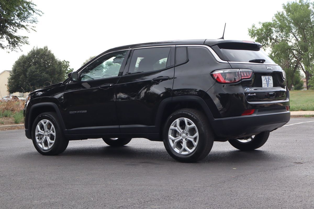 Used 2024 Jeep Compass Sport AWD/4WD image 7