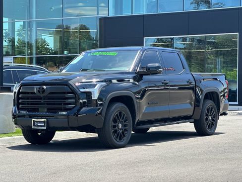 Used 2025 Toyota Tundra Limited AWD/4WD image 7
