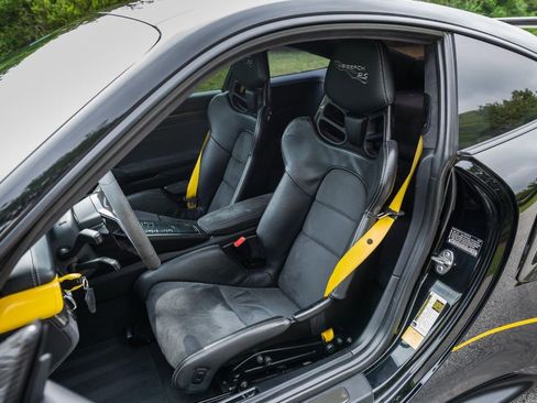 Used 2018 Porsche 911 GT2 RS w/ Weissach Package RWD image 2