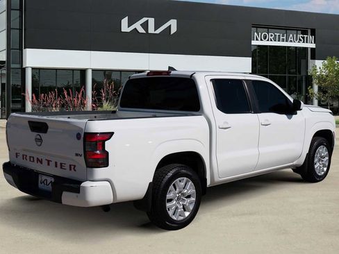 Used 2022 Nissan Frontier SV w/ Technology Package image 5