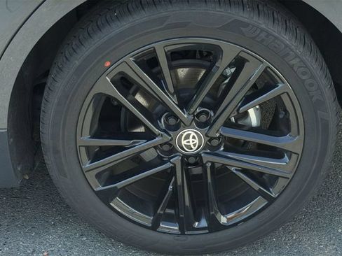 Used 2025 Toyota Camry SE FWD image 17