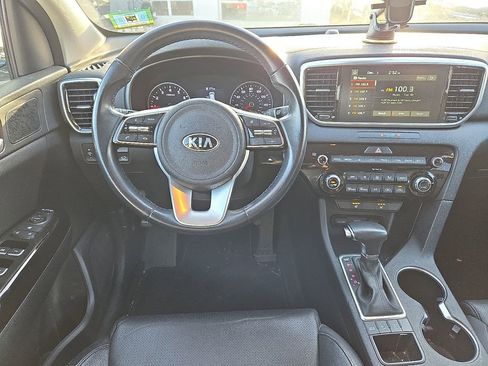 Used 2020 Kia Sportage EX image 17