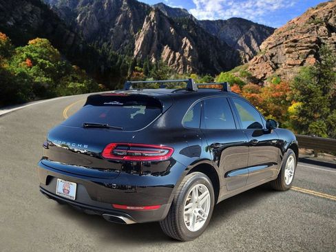 Used 2017 Porsche Macan AWD/4WD image 3