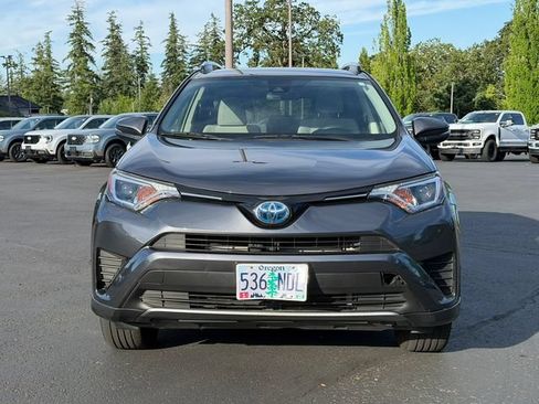 Used 2018 Toyota RAV4 LE AWD/4WD image 9