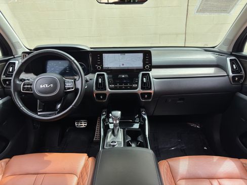 Used 2023 Kia Sorento SX Prestige AWD/4WD image 12