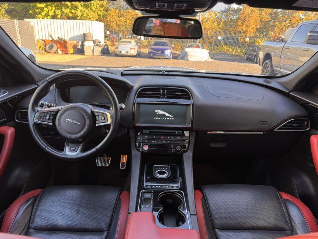 Used 2017 Jaguar F-PACE S AWD/4WD image 35