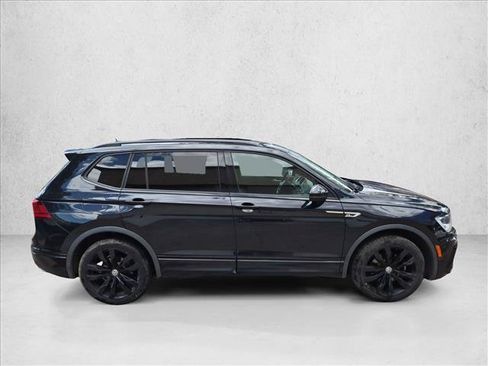 Used 2021 Volkswagen Tiguan SE R-Line AWD/4WD image 4