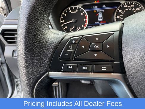 Used 2023 Nissan Altima 2.5 SV FWD image 14